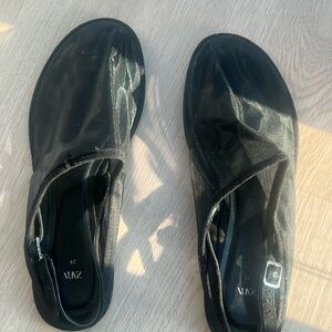Zara Black Flats Sleek Ballet Flats